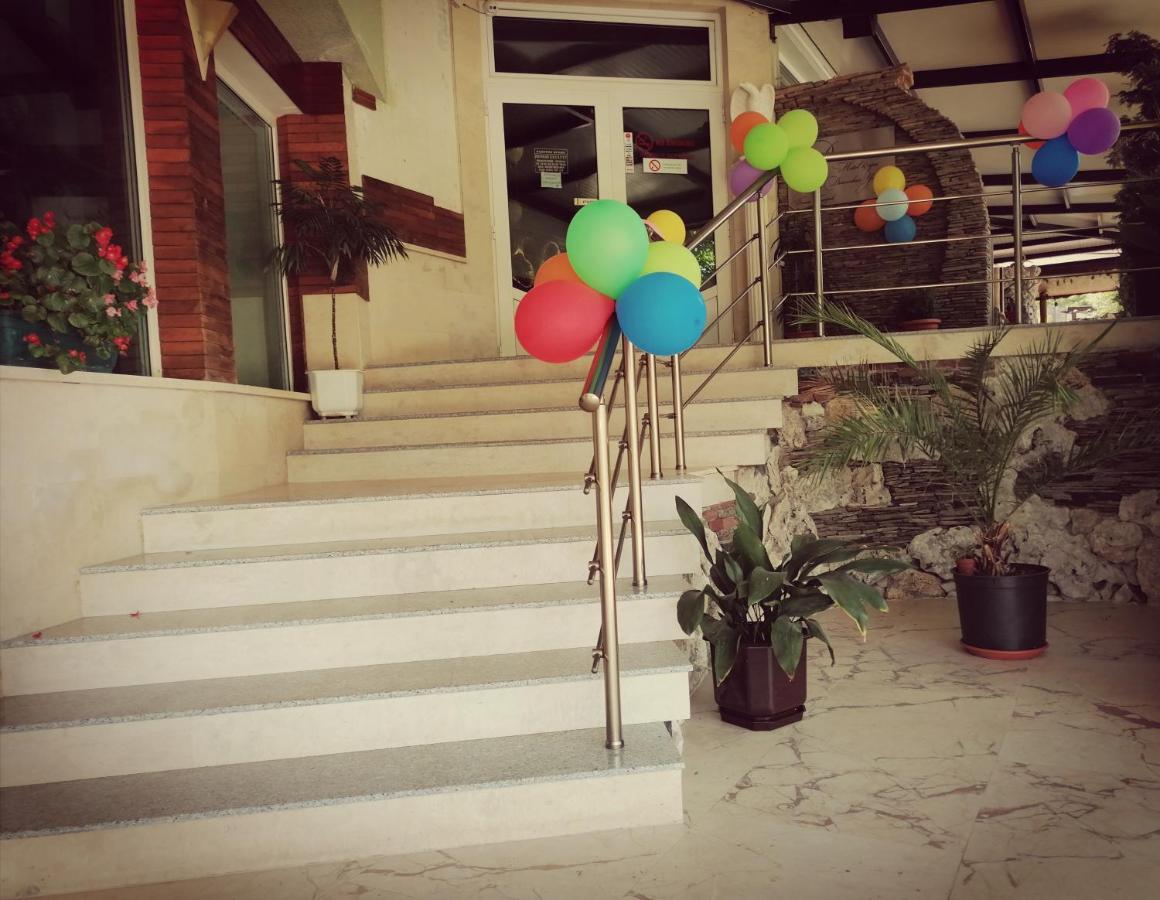Discret Hotel & Restaurant Vladaya Dış mekan fotoğraf