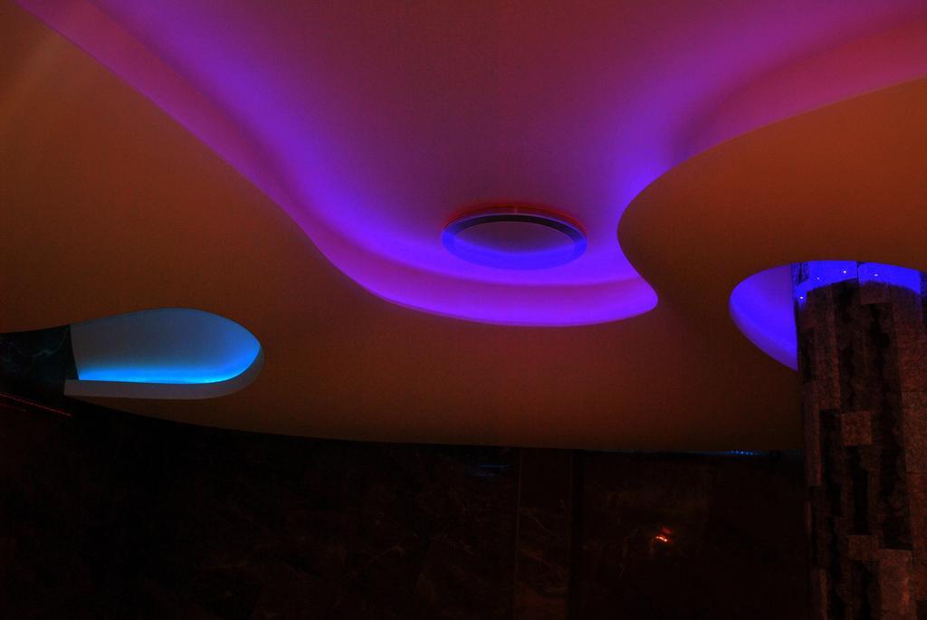 Discret Hotel & Restaurant Vladaya Dış mekan fotoğraf