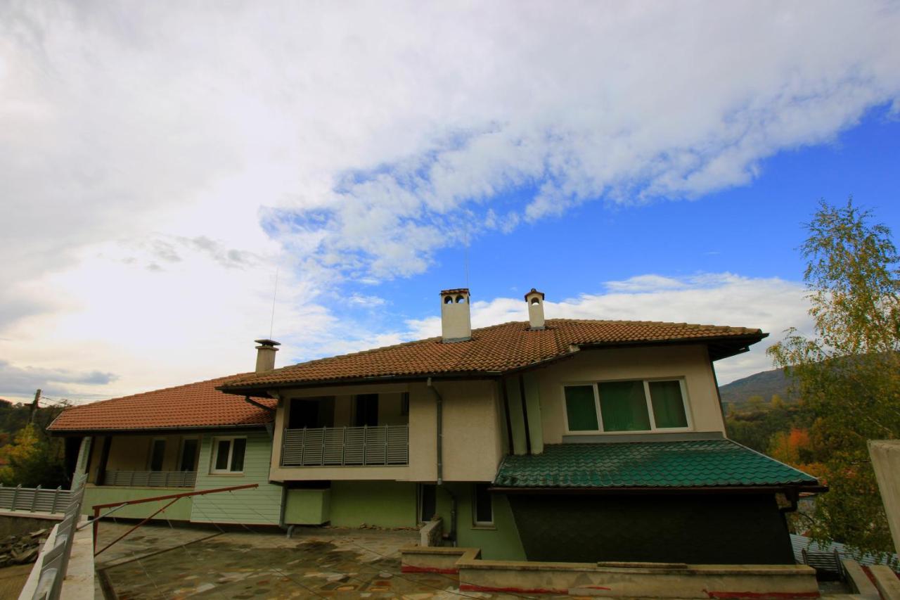 Discret Hotel & Restaurant Vladaya Dış mekan fotoğraf