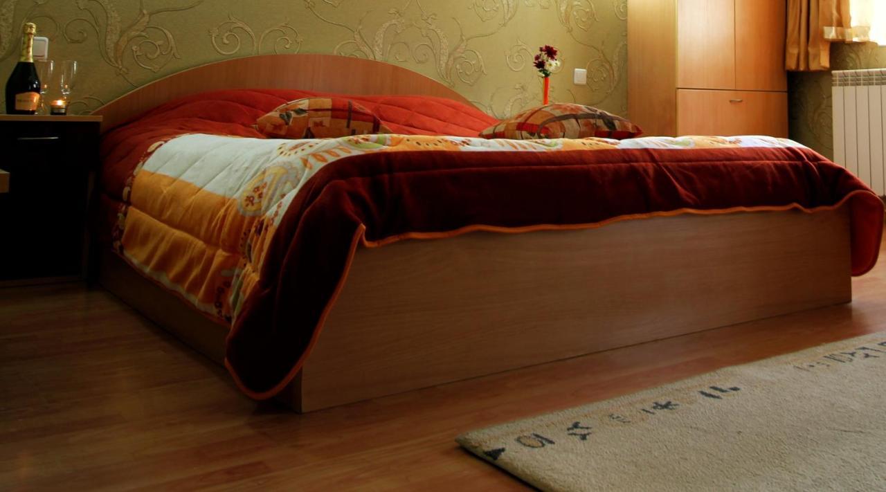 Discret Hotel & Restaurant Vladaya Dış mekan fotoğraf